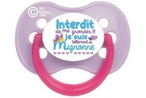 Tétine de bébé interdit de me gronder je suis tellement si mignonne