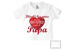 Tee-shirt de bébé à la maison c’est papa qui commande quand maman n’est pas là