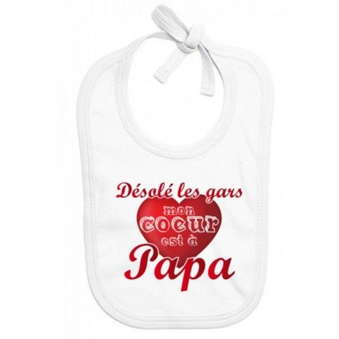 Bavoir de bébé à la maison c’est papa qui commande quand maman n’est pas là