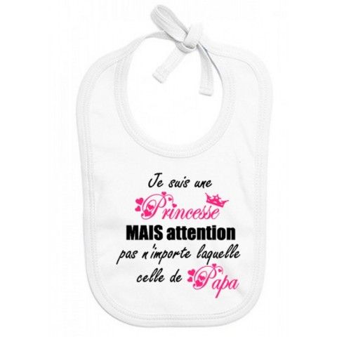 Bavoir de bébé à la maison c’est papa qui commande quand maman n’est pas là