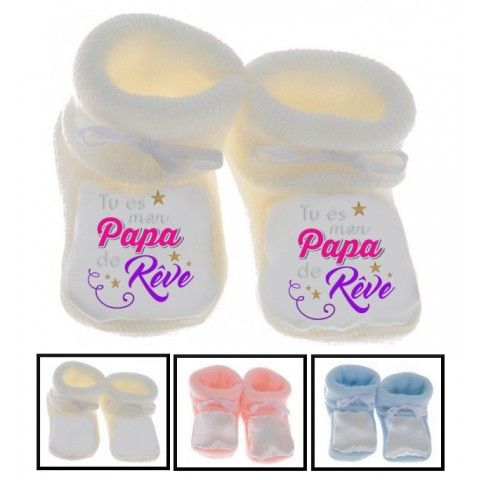 Chaussons de bébé à la maison c’est papa qui commande quand maman n’est pas là