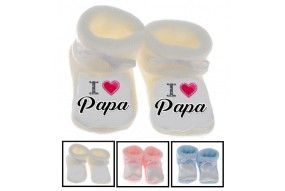 Chaussons de bébé à la maison c’est papa qui commande quand maman n’est pas là