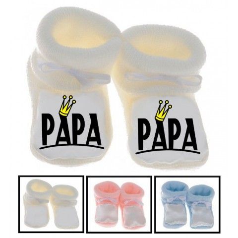 Chaussons de bébé à la maison c’est papa qui commande quand maman n’est pas là