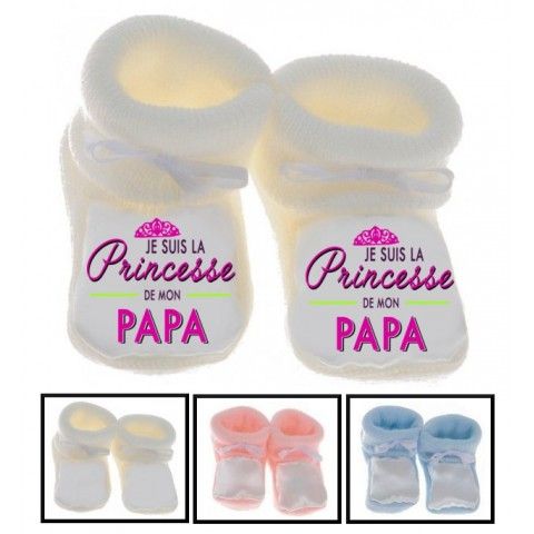 Chaussons de bébé à la maison c’est papa qui commande quand maman n’est pas là